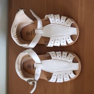 Mil & Co Summer baby sandals size 6